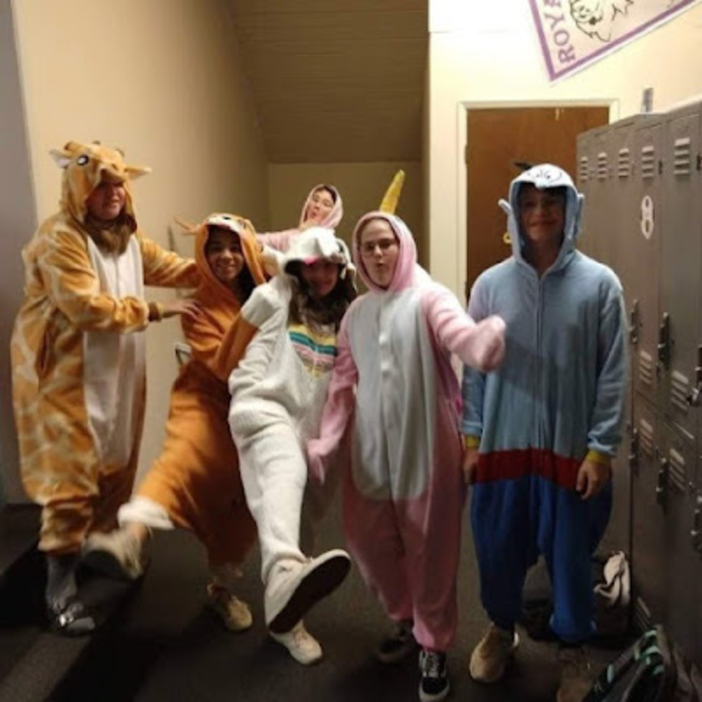 Meet your Posher, Mia